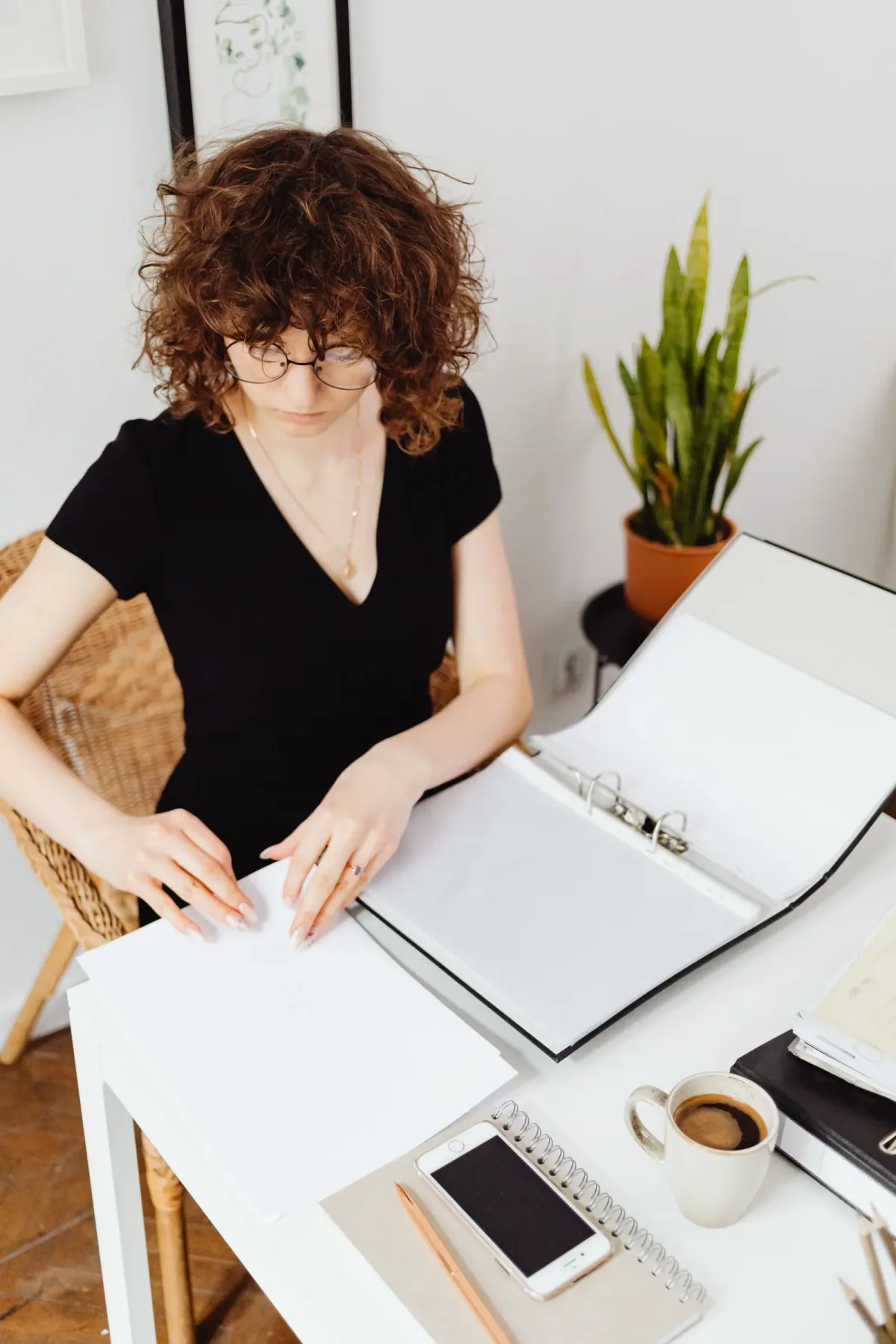Lecture d’un contrat de location avant une décision immobilière